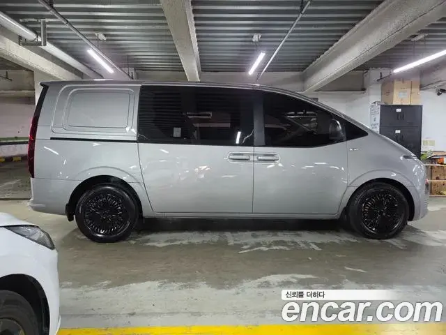Hyundai Staria 2022 — Photo 19/20