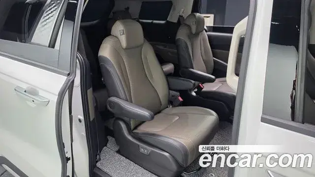 Kia Carnival 2025 — Photo 12/20
