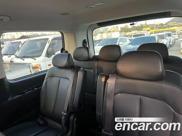 Hyundai Staria 2024 — Фото 17/19