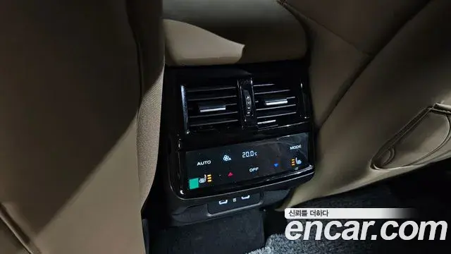 Renault Samsung Grand Koleos 2024 — Фото 19/20