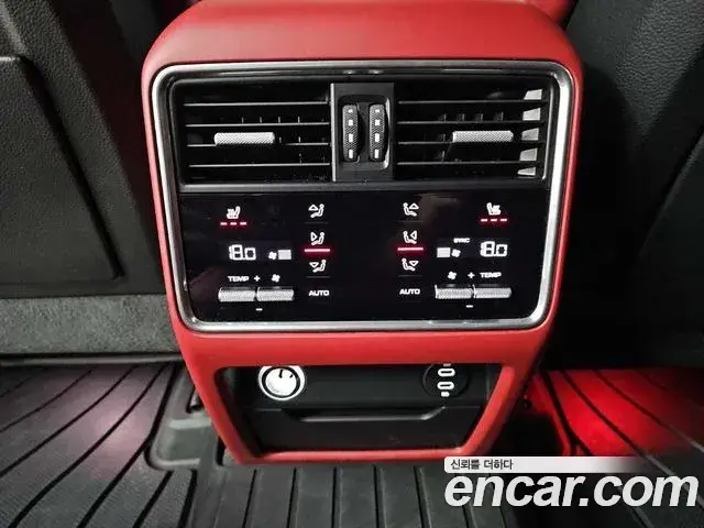 Porsche Cayenne 2020 — Фото 12/17