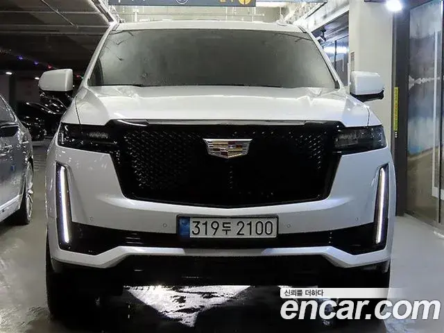 Cadillac Escalade 2023 — ფოტო 11/19
