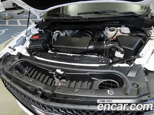Cadillac Escalade 2023 — ფოტო 2/19
