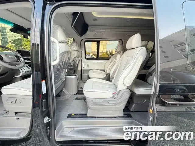 Hyundai Staria 2025 — Фото 7/17
