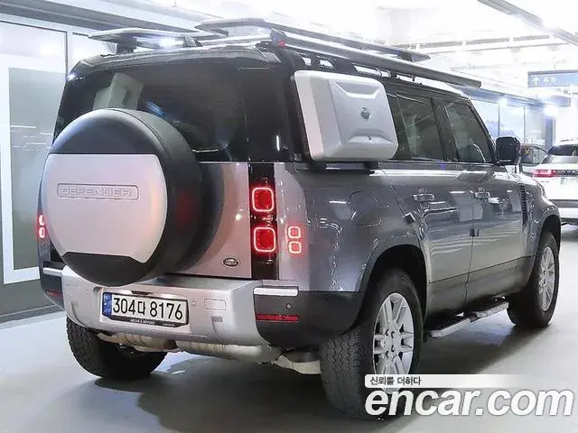 Land Rover Defender 2020 — Фото 4/20