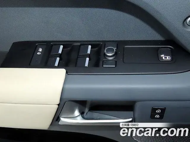 Land Rover Defender 2020 — Фото 14/20