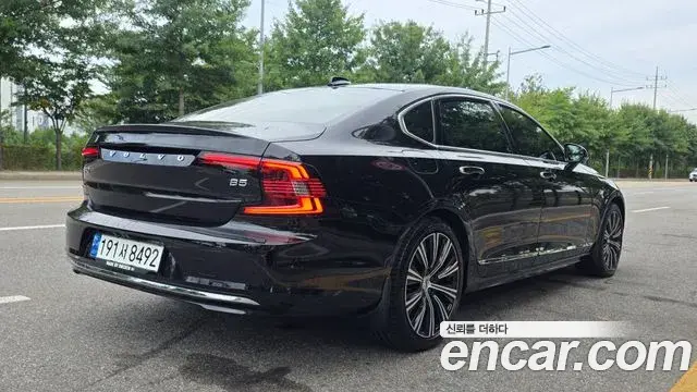 Volvo S90 2022 — Фото 1/20