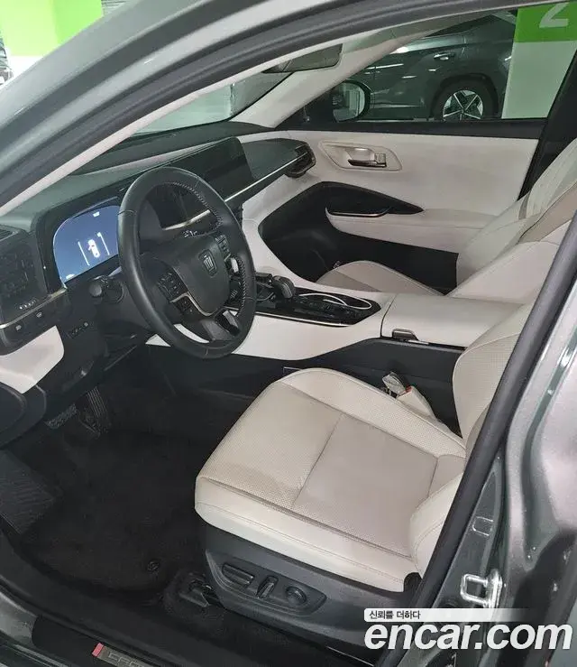 Toyota Crown Crossover 2024 — ფოტო 7/10