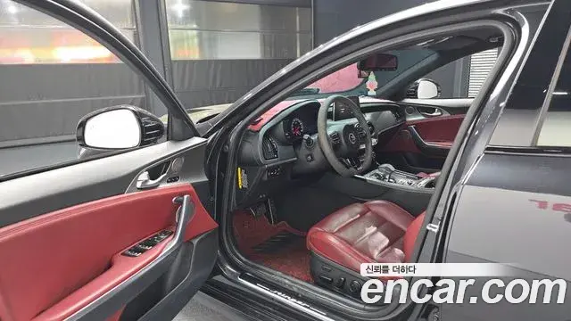Kia Stinger 2019 — Photo 10/20