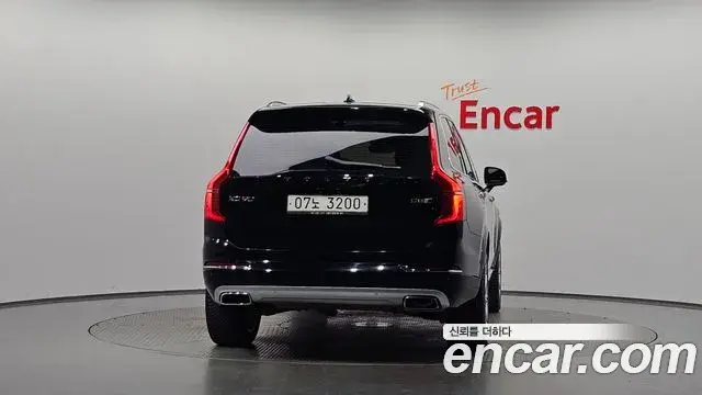 Volvo XC90 2018 — Фото 4/20