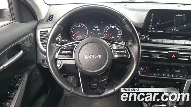 Kia Seltos 2021 — Фото 13/20
