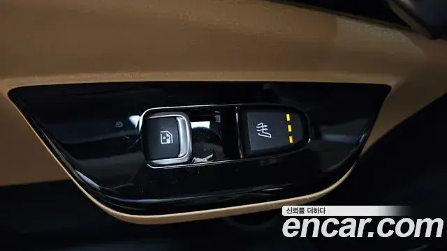 Kia Carnival 2023 — Фото 17/20