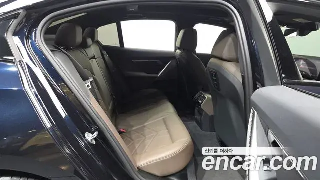 BMW 5 Series 2024 — Şəkil 12/20