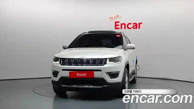Jeep Compass 2019 — ფოტო 28/31