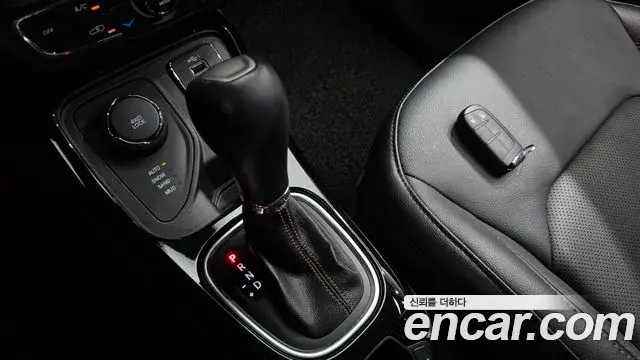 Jeep Compass 2019 — ფოტო 21/31