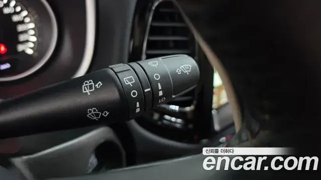 Jeep Compass 2019 — ფოტო 14/31
