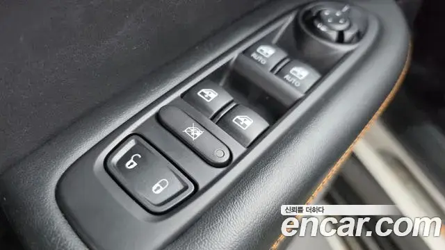 Jeep Compass 2019 — ფოტო 17/31