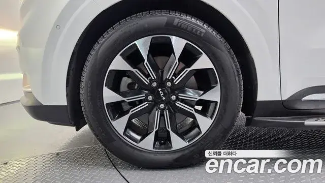 Kia Carnival 2023 — Фото 5/20