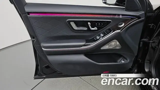 Mercedes-Benz S-Class 2022 — Photo 7/35