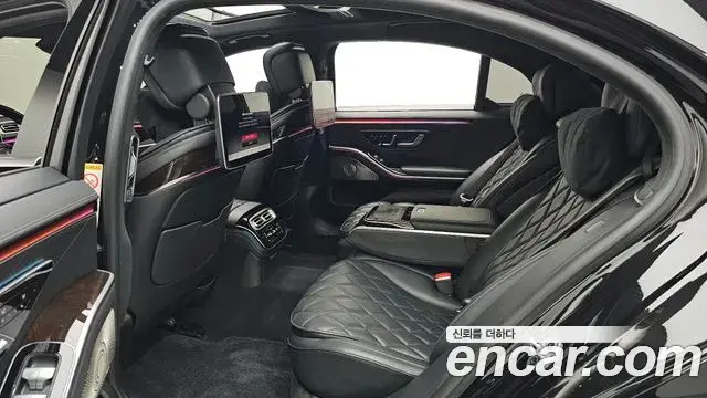 Mercedes-Benz S-Class 2022 — Photo 19/35