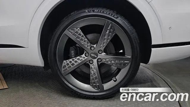 Genesis GV70 2024 — ფოტო 16/39