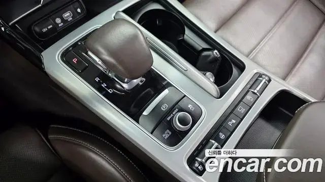 Kia Stinger 2019 — Şəkil 9/20