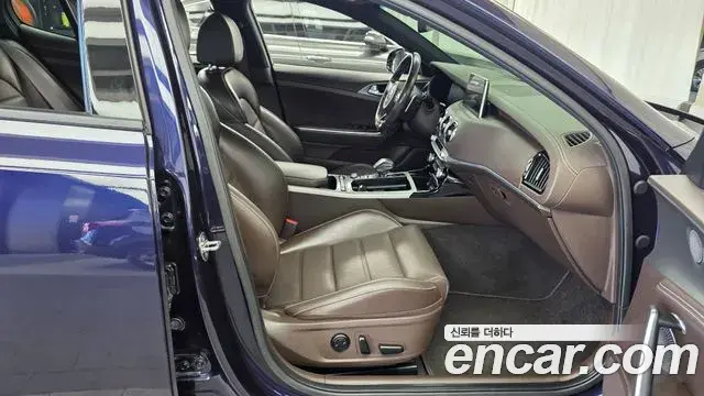 Kia Stinger 2019 — Şəkil 11/20