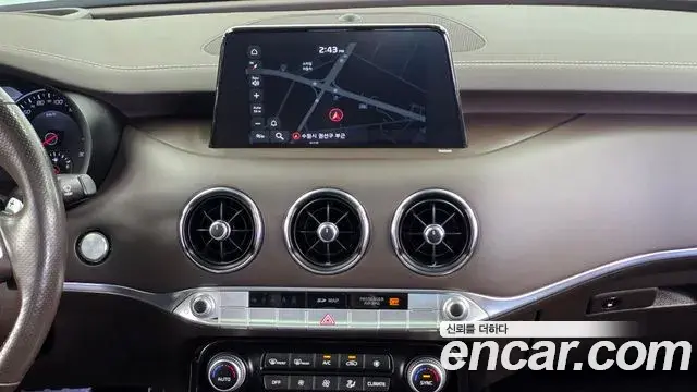 Kia Stinger 2019 — Şəkil 14/20