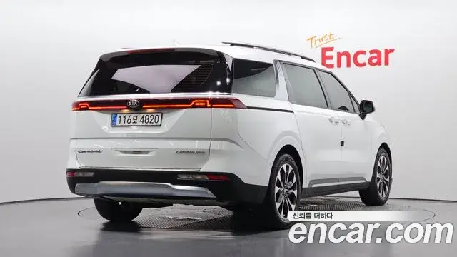Kia Carnival 2020 — Photo 2/20