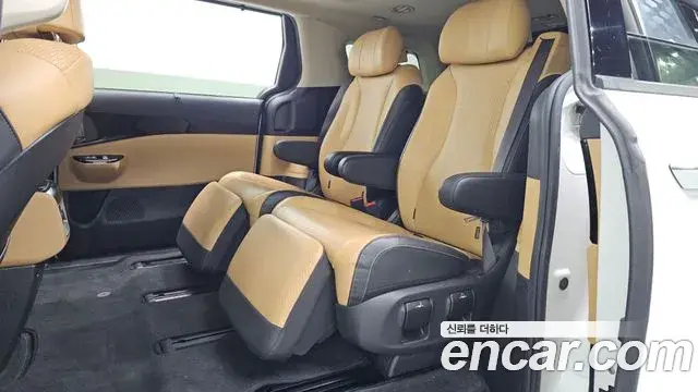 Kia Carnival 2020 — Photo 12/20