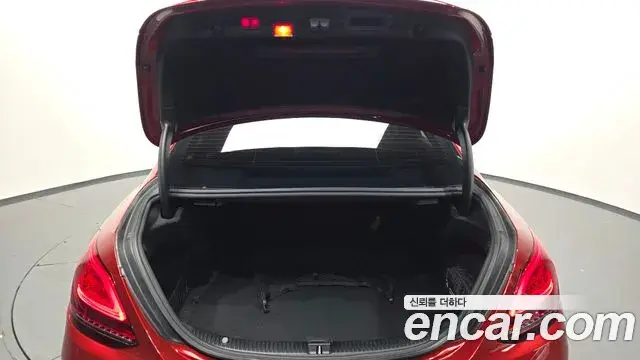 Mercedes-Benz C-Class 2019 — Photo 20/20