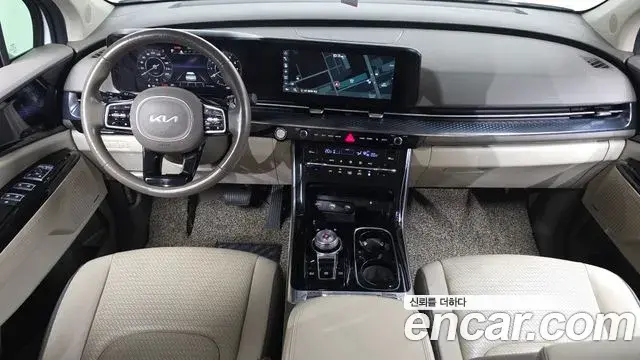 Kia Carnival 2021 — Photo 7/20