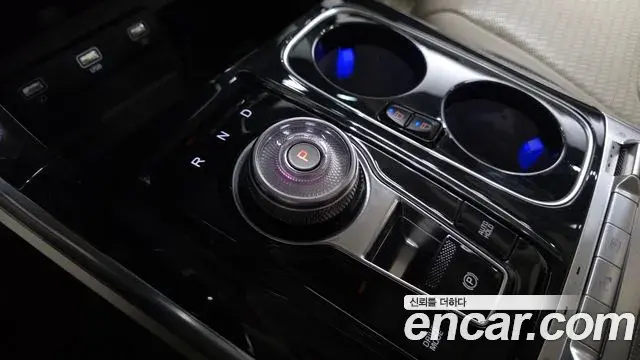 Kia Carnival 2021 — Photo 9/20