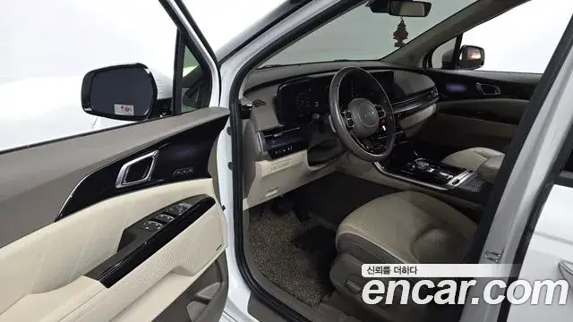 Kia Carnival 2021 — Photo 10/20