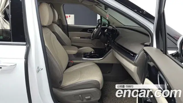 Kia Carnival 2021 — Photo 11/20