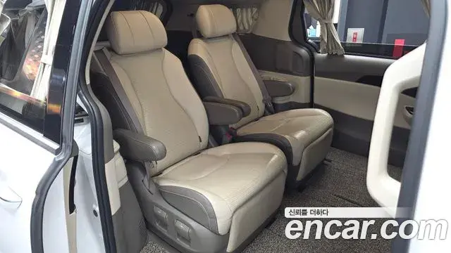 Kia Carnival 2021 — Photo 12/20