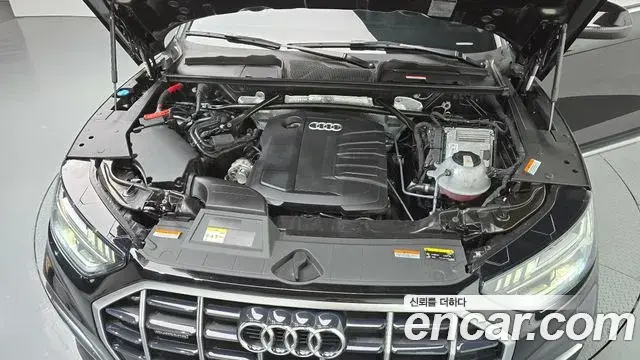 Audi Q5 2021 — Фото 6/20