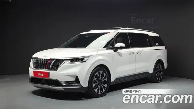 Kia Carnival 2021 — Фото 1/20