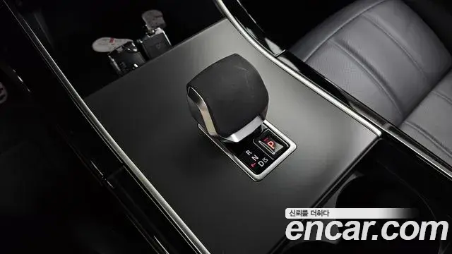Land Rover Range Rover Evoque 2025 — Фото 8/20