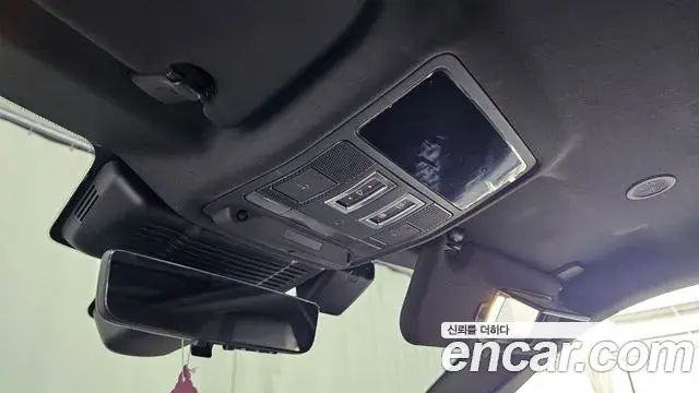 Land Rover Range Rover Evoque 2025 — Фото 19/20