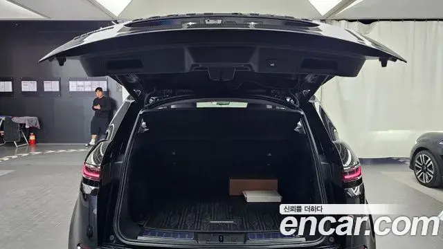 Land Rover Range Rover Evoque 2025 — Фото 19/20