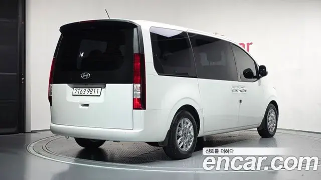 Hyundai Staria 2025 — ფოტო 2/20