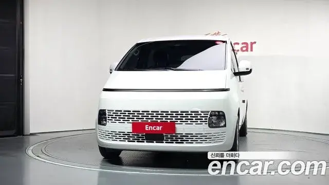 Hyundai Staria 2025 — ფოტო 3/20
