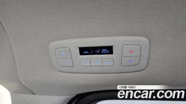 Hyundai Staria 2025 — ფოტო 19/20