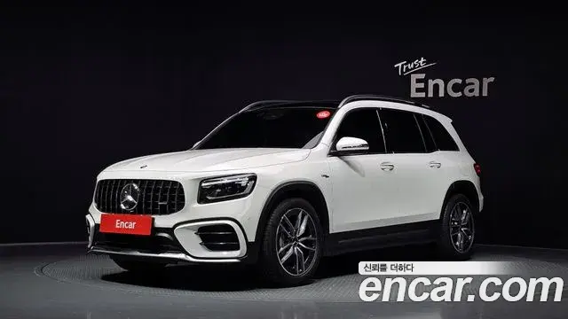 Mercedes-Benz GLB-Class 2025 — Photo 1/20