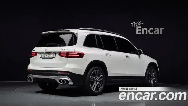 Mercedes-Benz GLB-Class 2025 — Photo 2/20