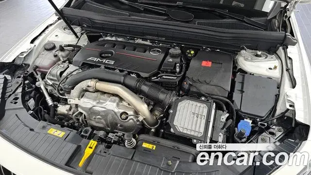 Mercedes-Benz GLB-Class 2025 — Photo 6/20