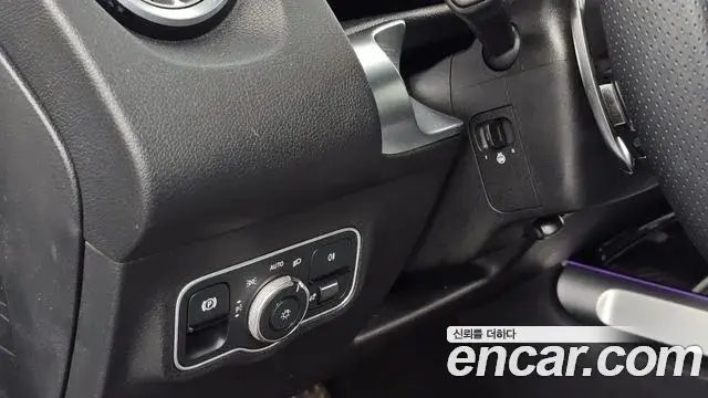 Mercedes-Benz GLB-Class 2025 — Photo 18/20