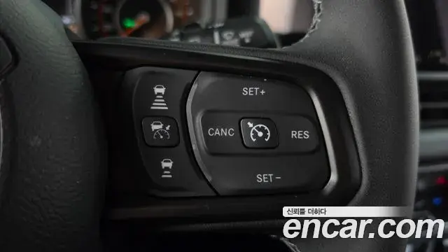 Jeep Wrangler 2025 — Фото 15/20