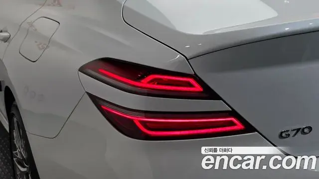 Genesis G70 2022 — Photo 21/41